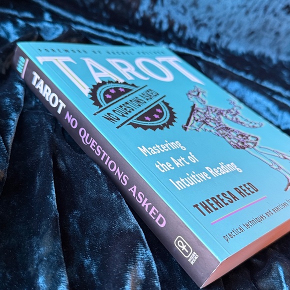 Tarot: No Questions Asked Book Mastering the Art of Intuitive Read Theresa Reed - Picture 3 of 14